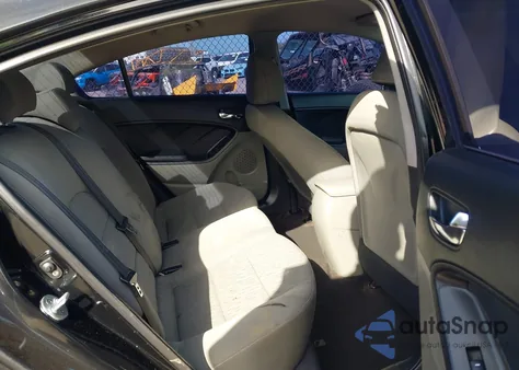 2016 Kia Forte Lx z USA, uszkodzony, nr VIN KNAFK4A66G5544091